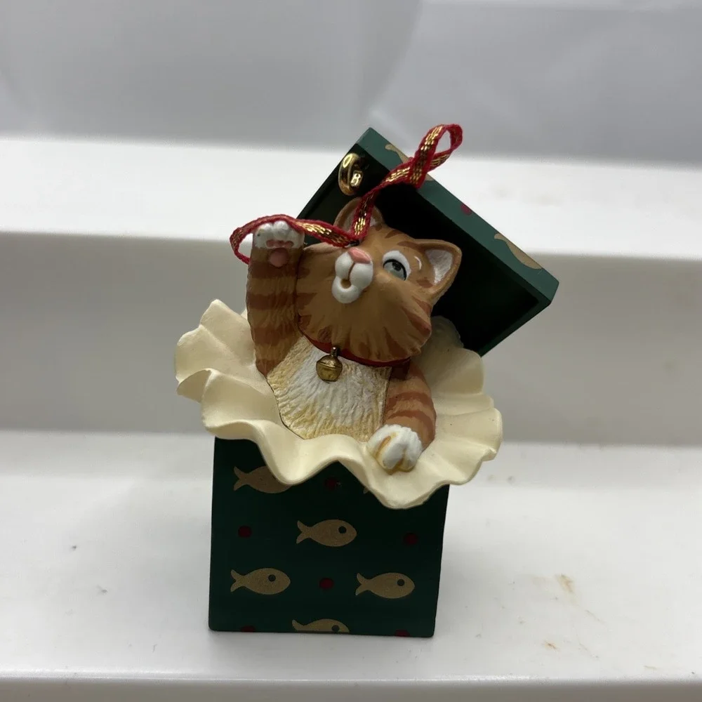 HALLMARK Keepsake 2005 MISCHIEVOUS KITTENS ORNAMENT #7 In Collector's Series